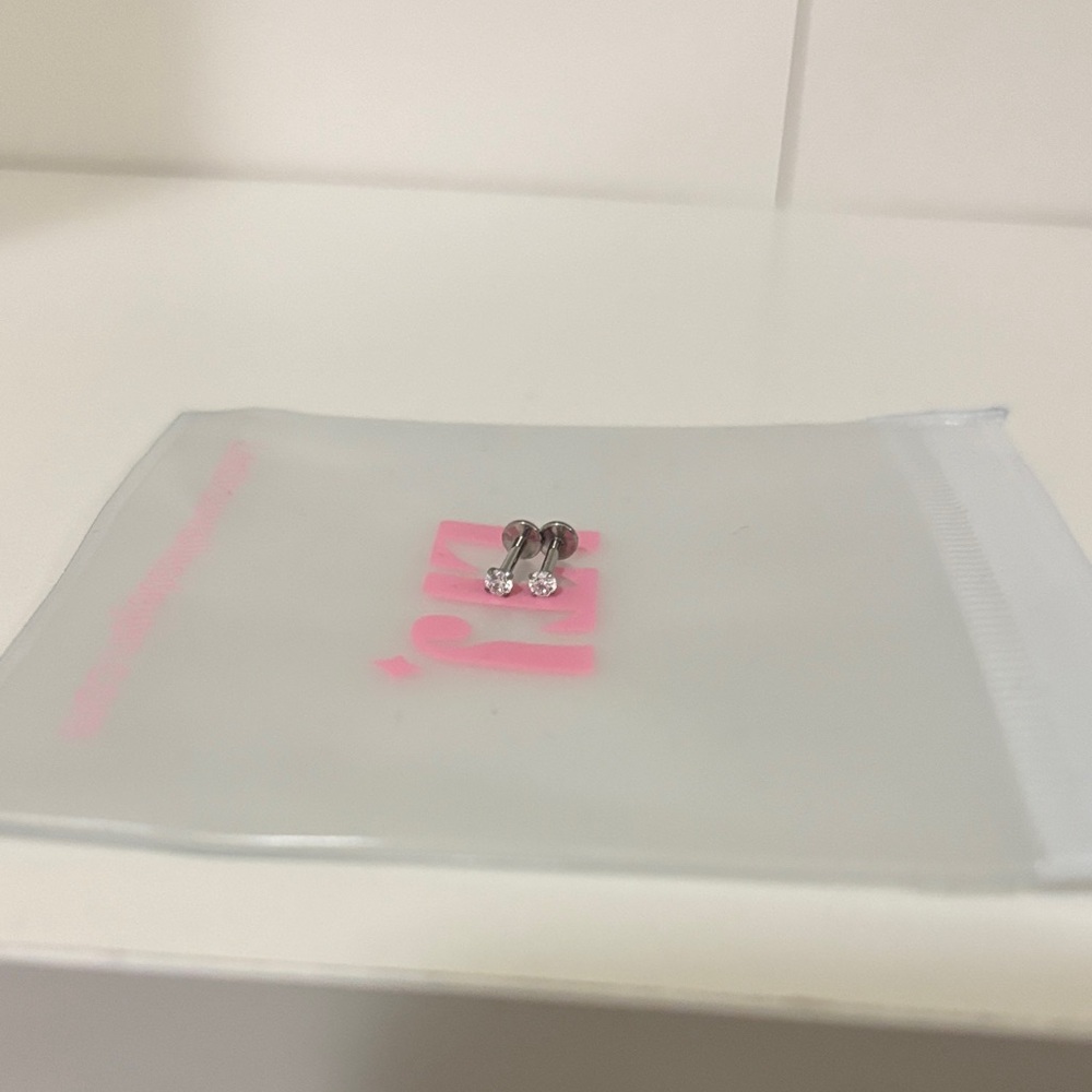 waterproof silver sparkly studs (for cartilage piercing)